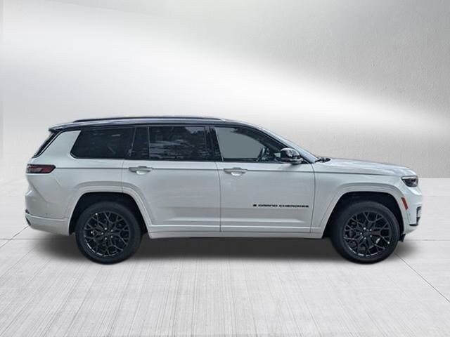 2025 Jeep Grand Cherokee L Summit Reserve photo 4