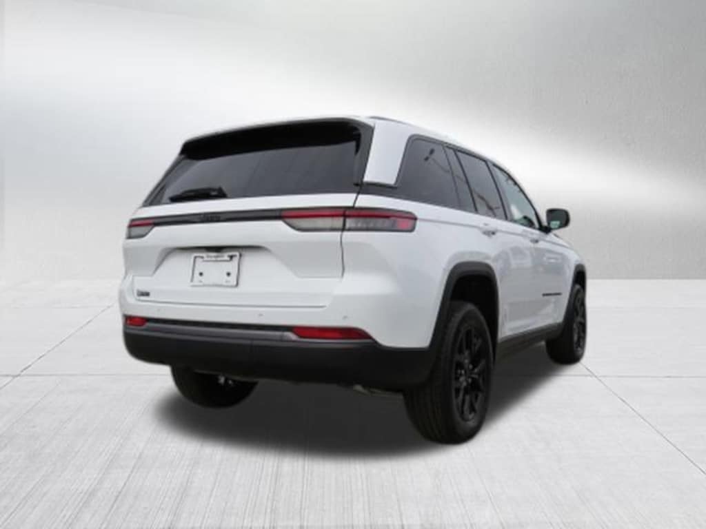 New 2026 Jeep Grand Cherokee Laredo Altitude Sport Utility