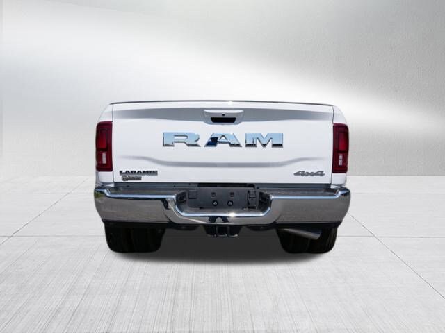 2025 Ram 3500 Laramie photo 4
