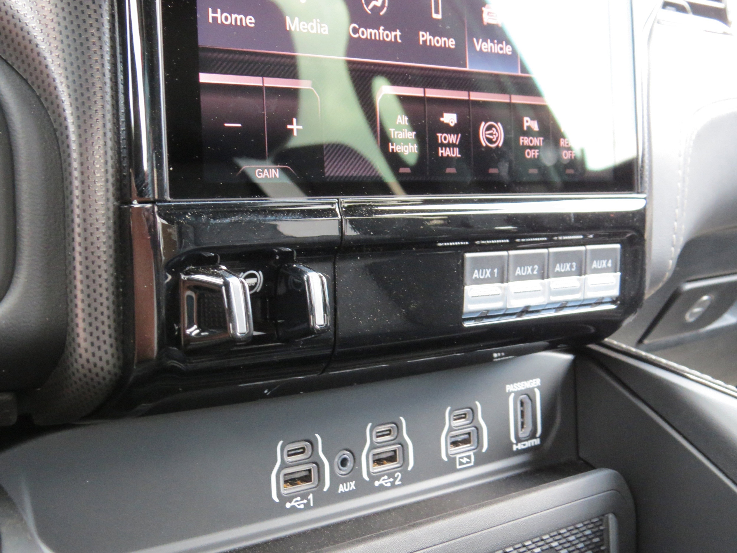 2025 RAM 3500 Limited - Photo 33