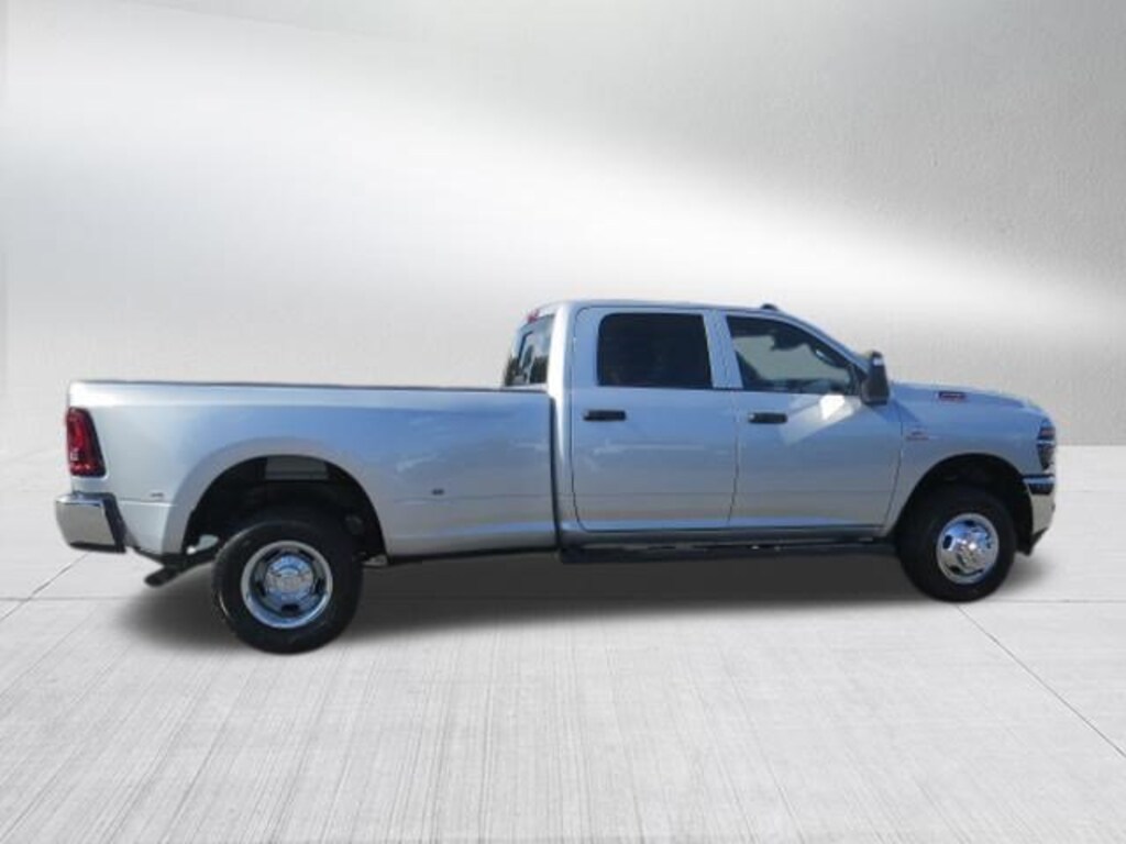 New 2026 Ram 3500 TRADESMAN CREW CAB 4X4 8' BOX Pickup