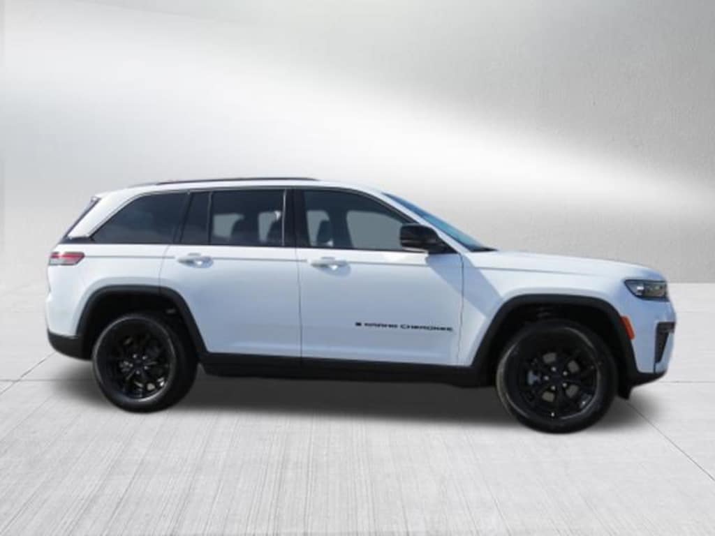 New 2026 Jeep Grand Cherokee Laredo Altitude Sport Utility