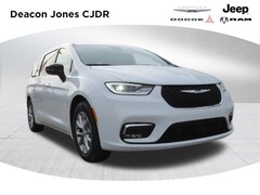 2026 Chrysler Pacifica Limited Passenger Van