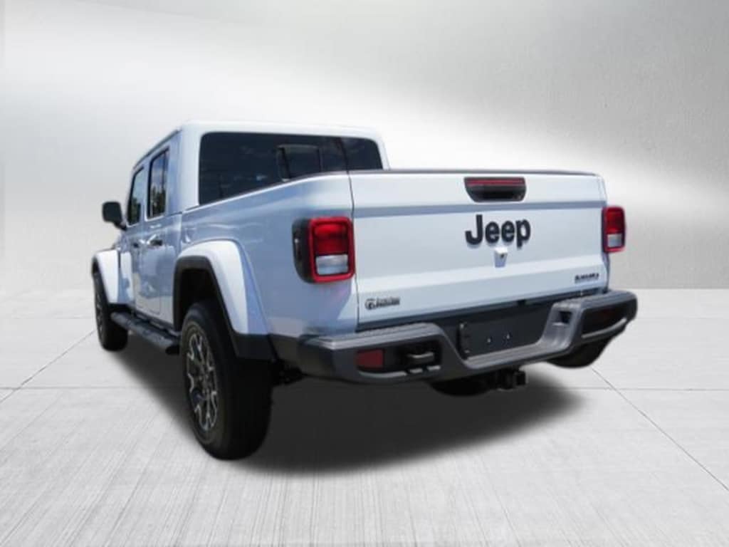 New 2026 Jeep Gladiator Sahara Pickup