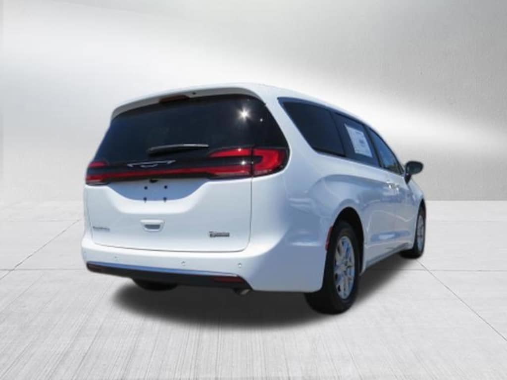 New 2027 Chrysler Pacifica SELECT Passenger Van