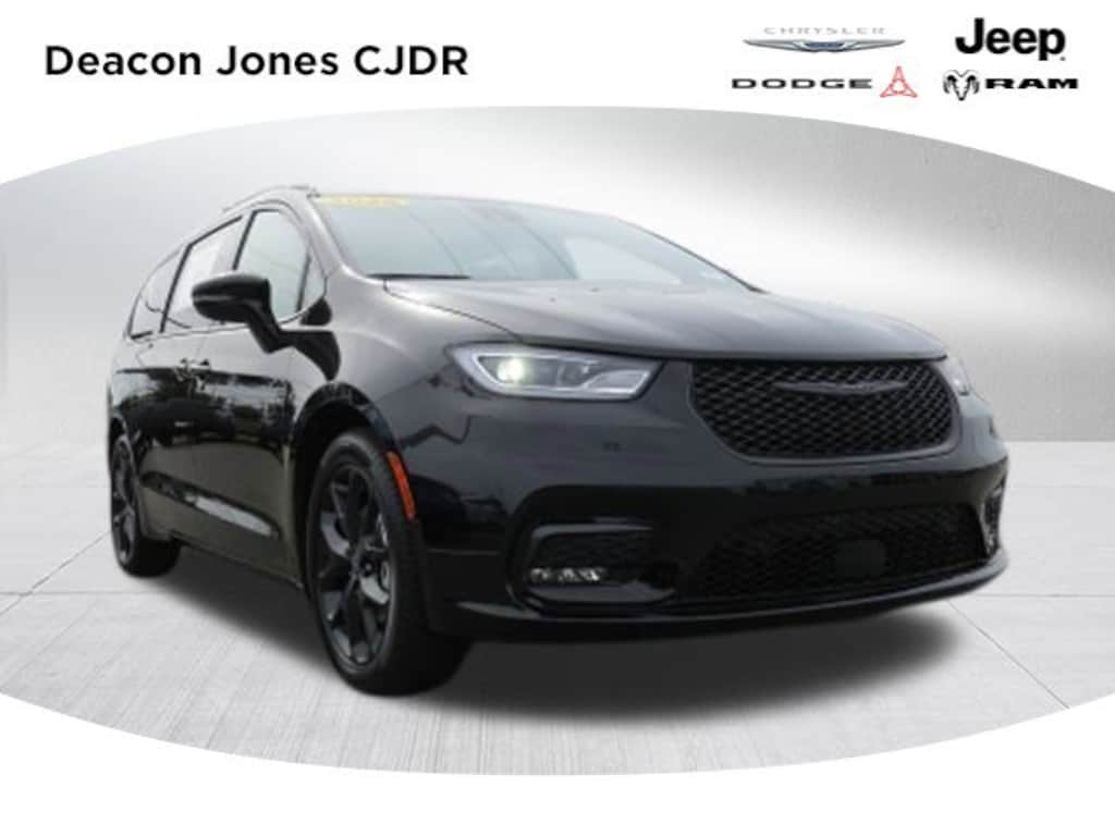 New 2026 Chrysler Pacifica Select Passenger Van