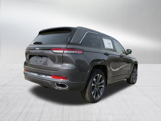 2025 Jeep Grand Cherokee Overland photo 3