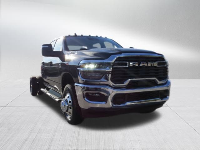 2026 RAM 3500 Chassis Tradesman - Photo 9