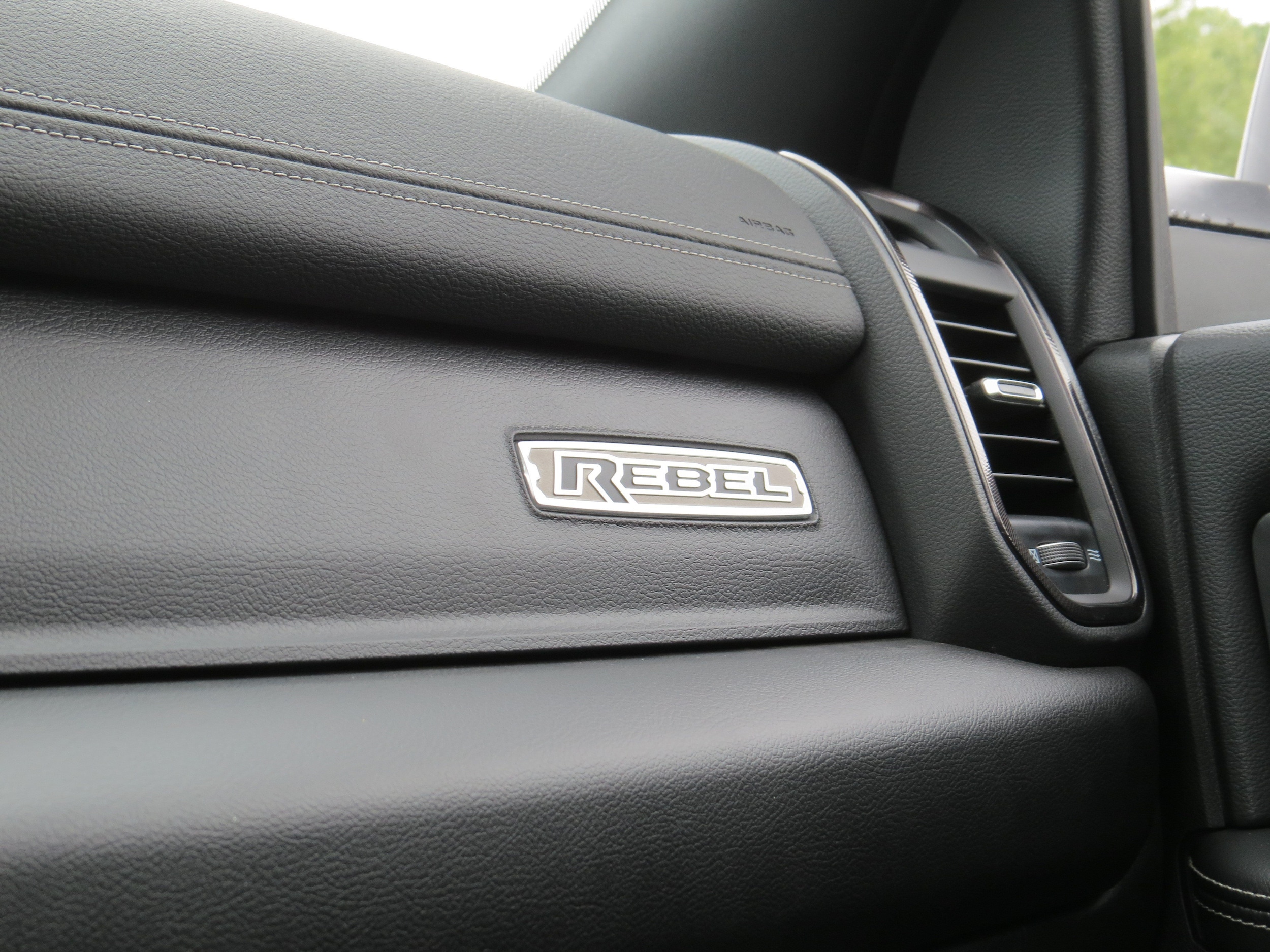 2026 RAM 2500 Rebel - Photo 32