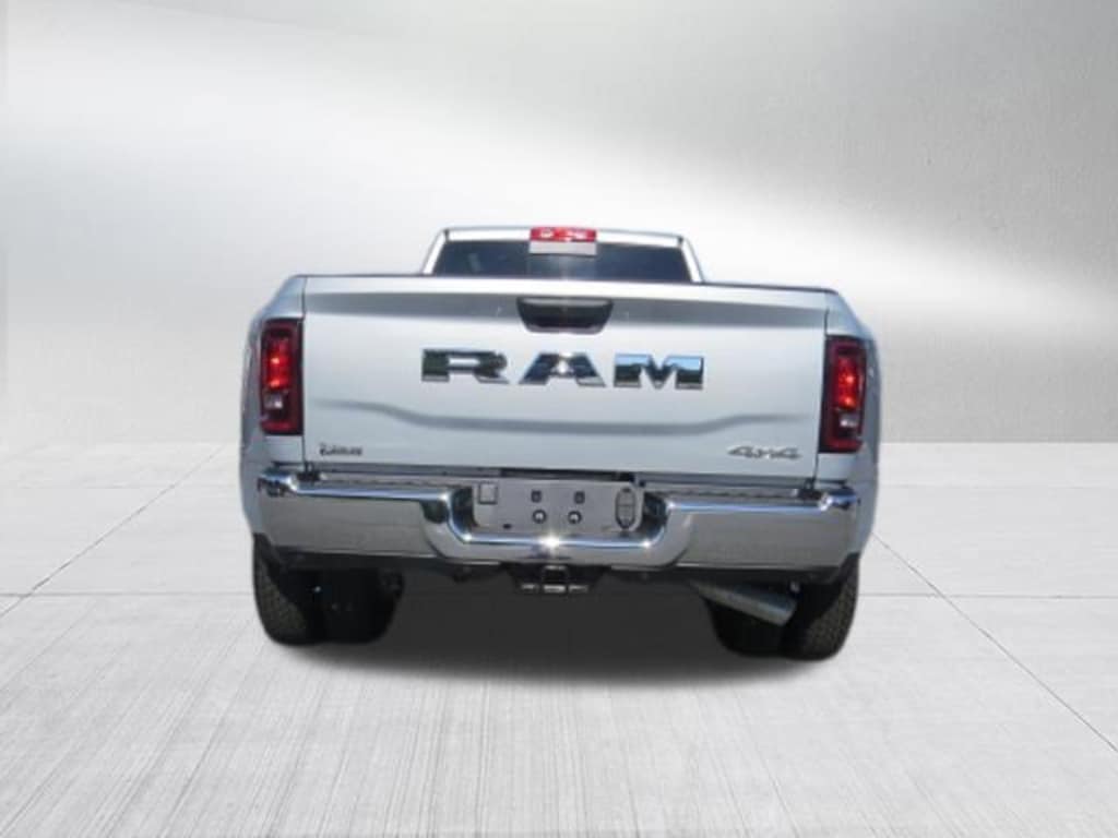 New 2026 Ram 3500 TRADESMAN CREW CAB 4X4 8' BOX Pickup
