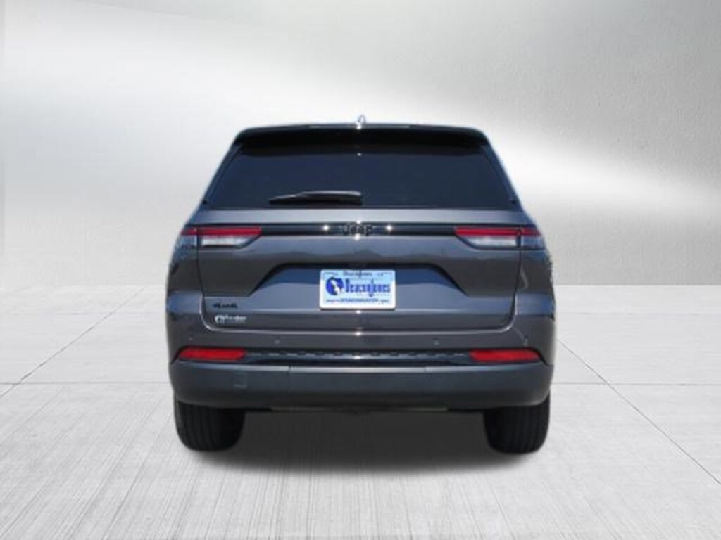 Used 2023 Jeep Grand Cherokee Laredo SUV