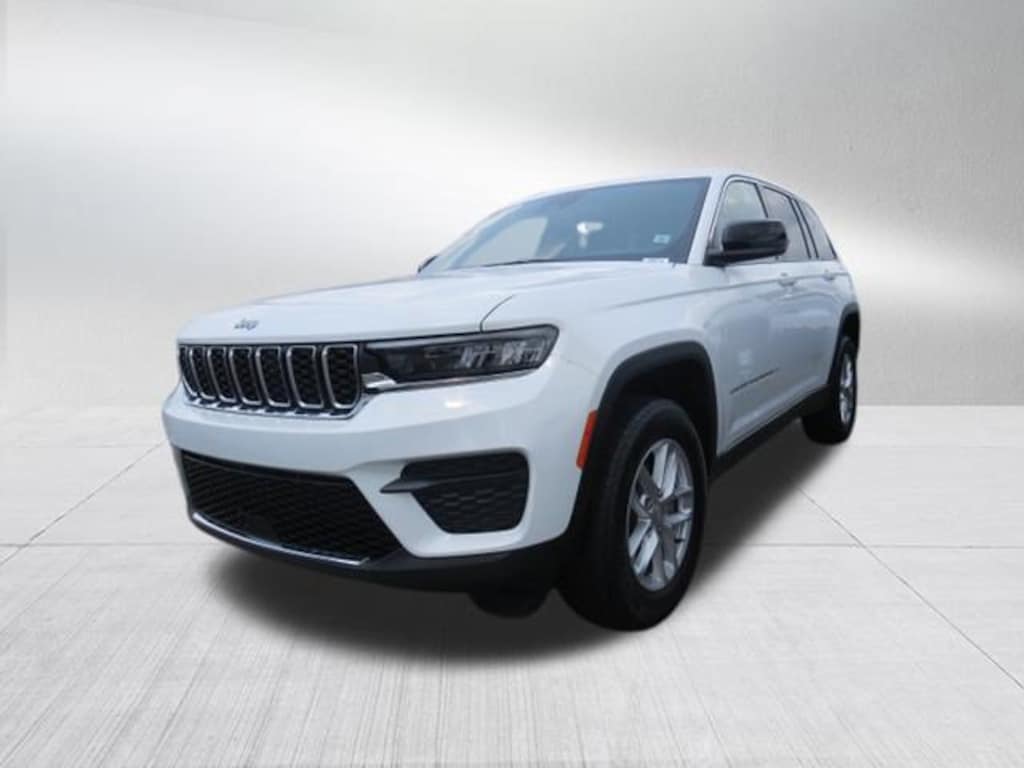 New 2026 Jeep Grand Cherokee LAREDO 4X2 Sport Utility