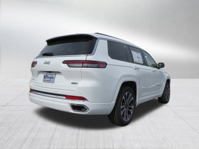 2025 Jeep Grand Cherokee Overland photo 3