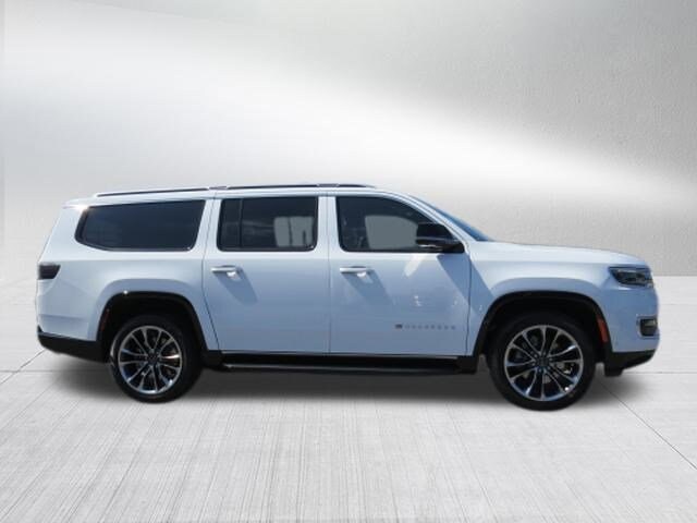 2025 Jeep Wagoneer L Series II photo 2