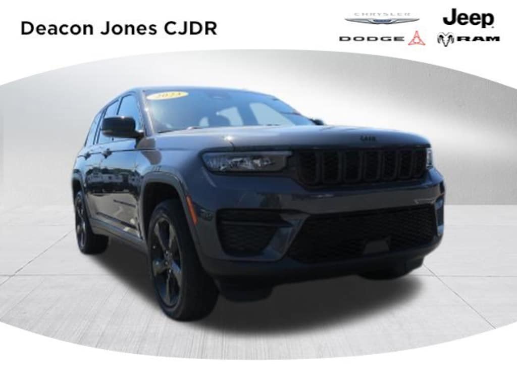Used 2023 Jeep Grand Cherokee Laredo SUV