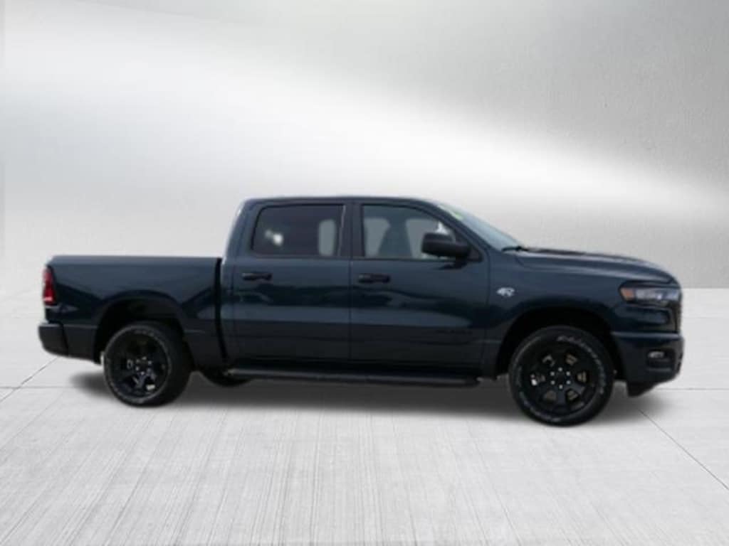 New 2026 Ram 1500 EXPRESS CREW CAB 4X4 5'7 BOX Pickup