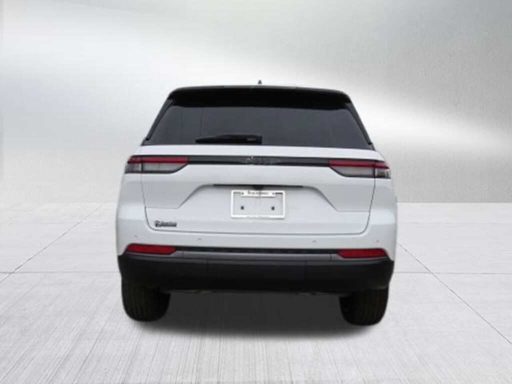 New 2026 Jeep Grand Cherokee Laredo Altitude Sport Utility