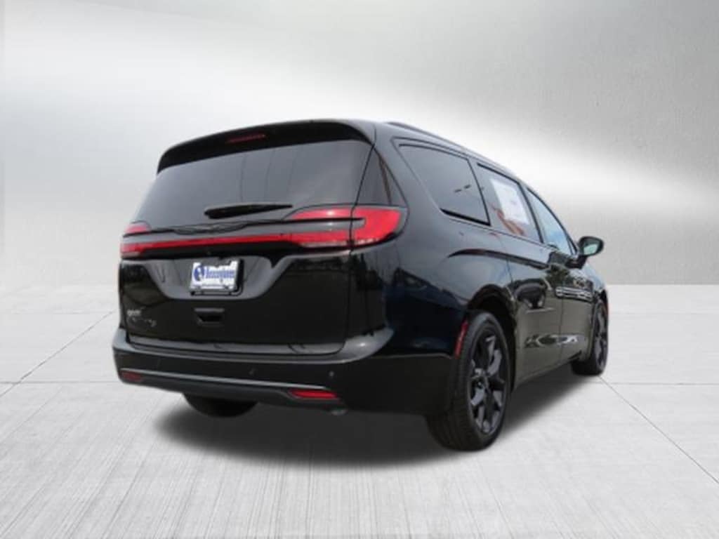 New 2026 Chrysler Pacifica Select Passenger Van