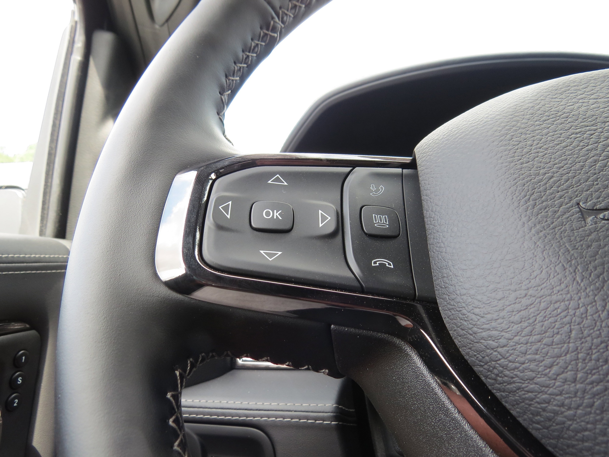 2025 RAM 3500 Limited - Photo 24