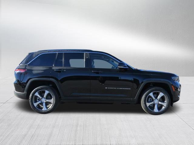 2024 Jeep Cherokee 4xe Base photo 2