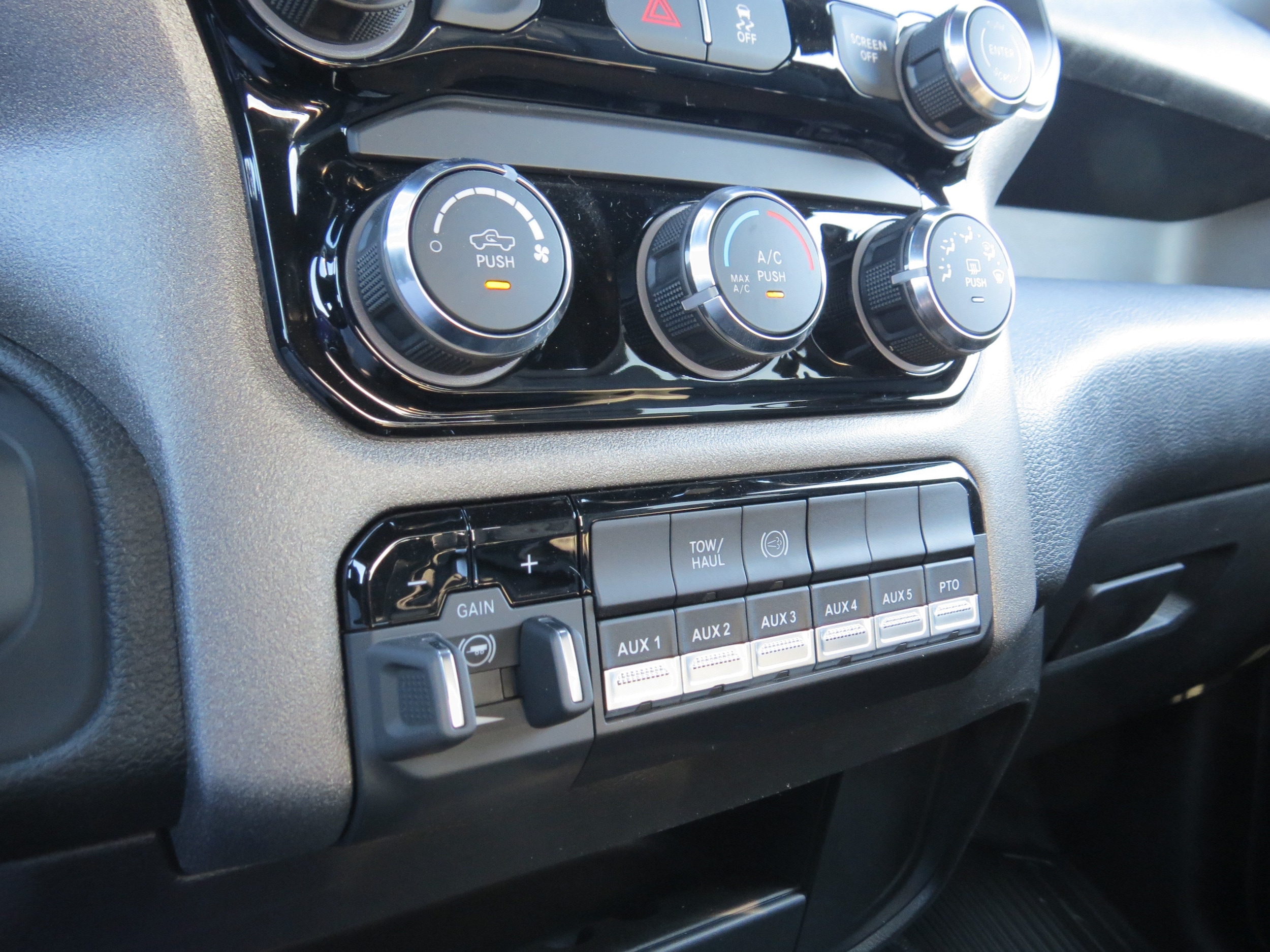 2026 RAM 3500 Chassis Tradesman - Photo 27
