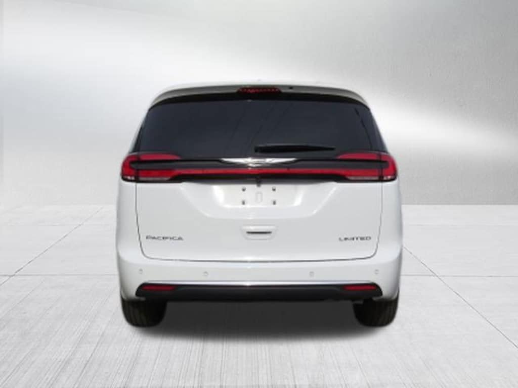 New 2026 Chrysler Pacifica Limited Passenger Van