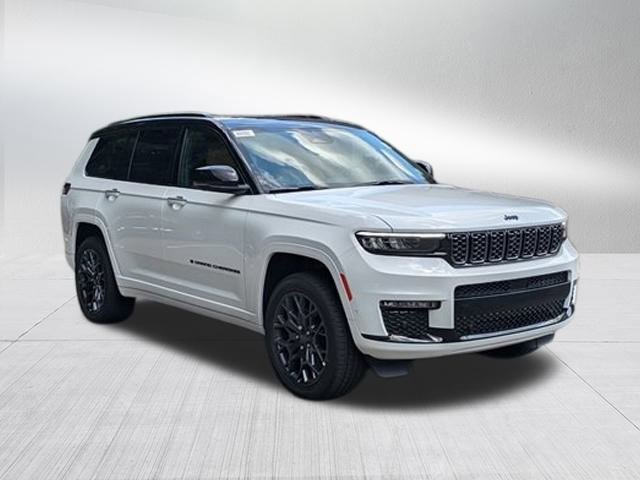 2025 Jeep Grand Cherokee L Summit Reserve photo 3