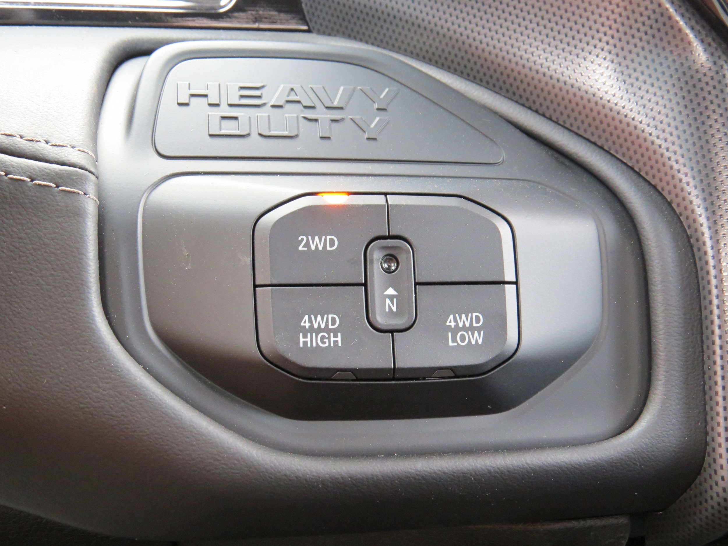 2025 RAM 3500 Limited - Photo 31
