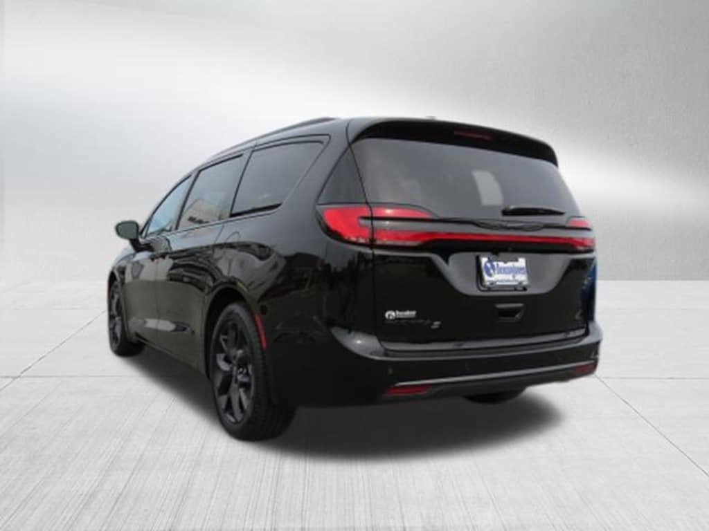 New 2026 Chrysler Pacifica Select Passenger Van
