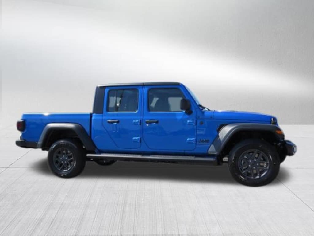 New 2026 Jeep Gladiator Sport Pickup