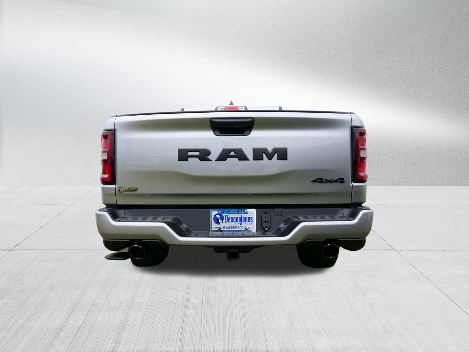 2025 Ram 1500 Tradesman photo 3
