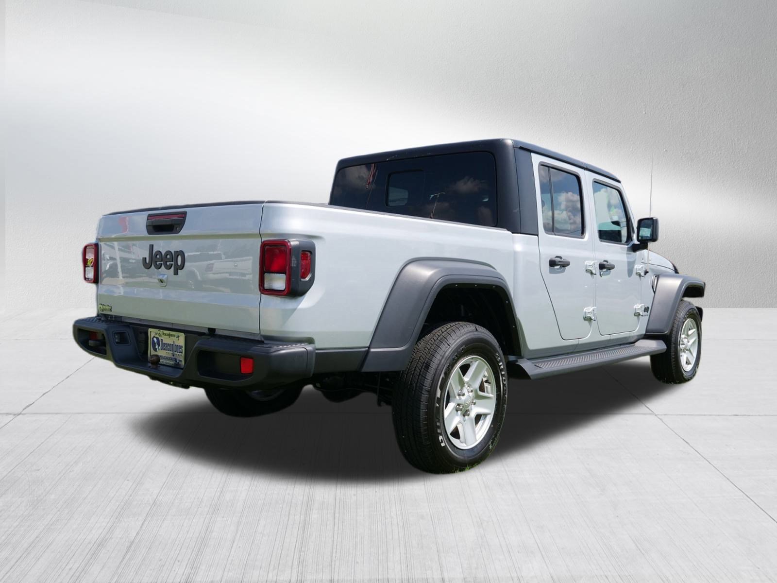 2023 Jeep Gladiator Sport S photo 3