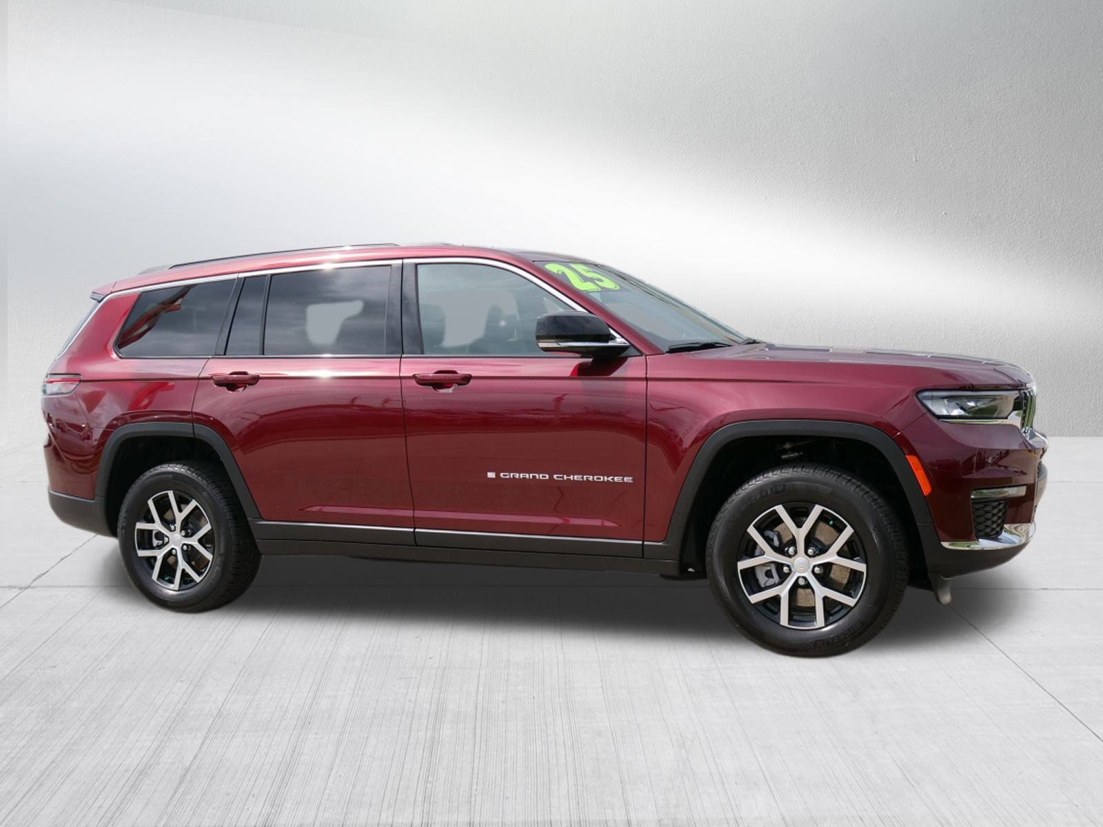 2025 Jeep Grand Cherokee Limited photo 2