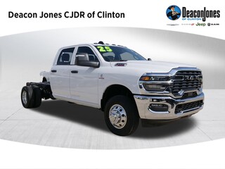 2025 Ram 3500 Chassis Cab 3500 TRADESMAN CREW CAB CHASSIS 4X4 60' CA Pickup