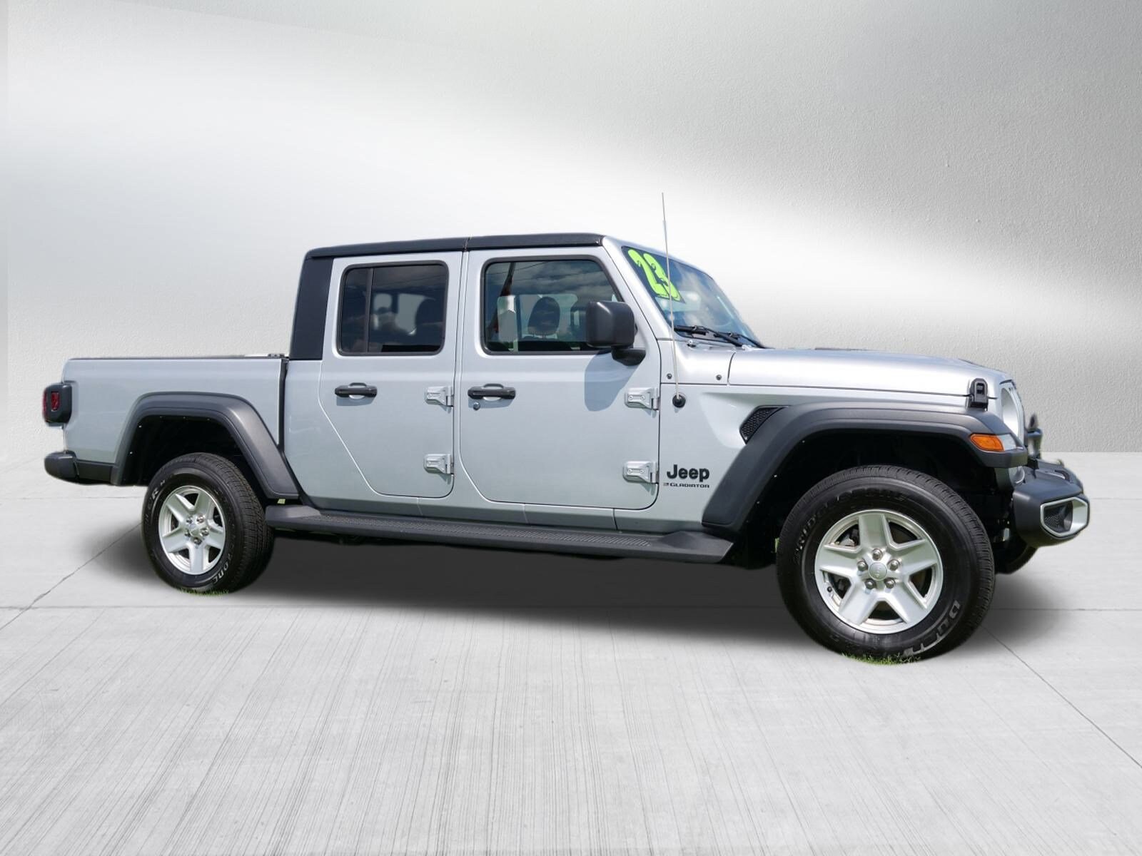 2023 Jeep Gladiator Sport S photo 2
