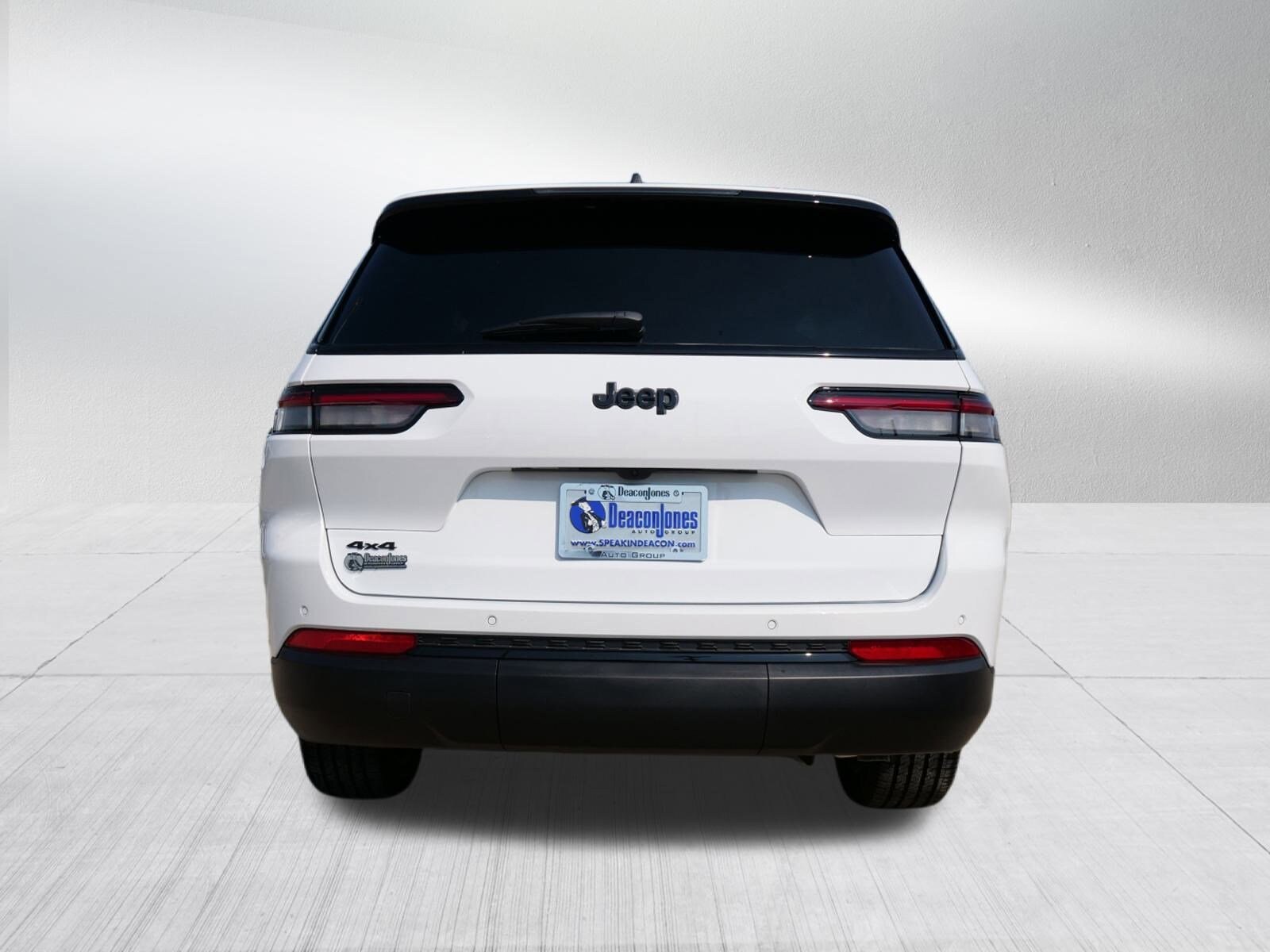 2025 Jeep Grand Cherokee Altitude photo 3