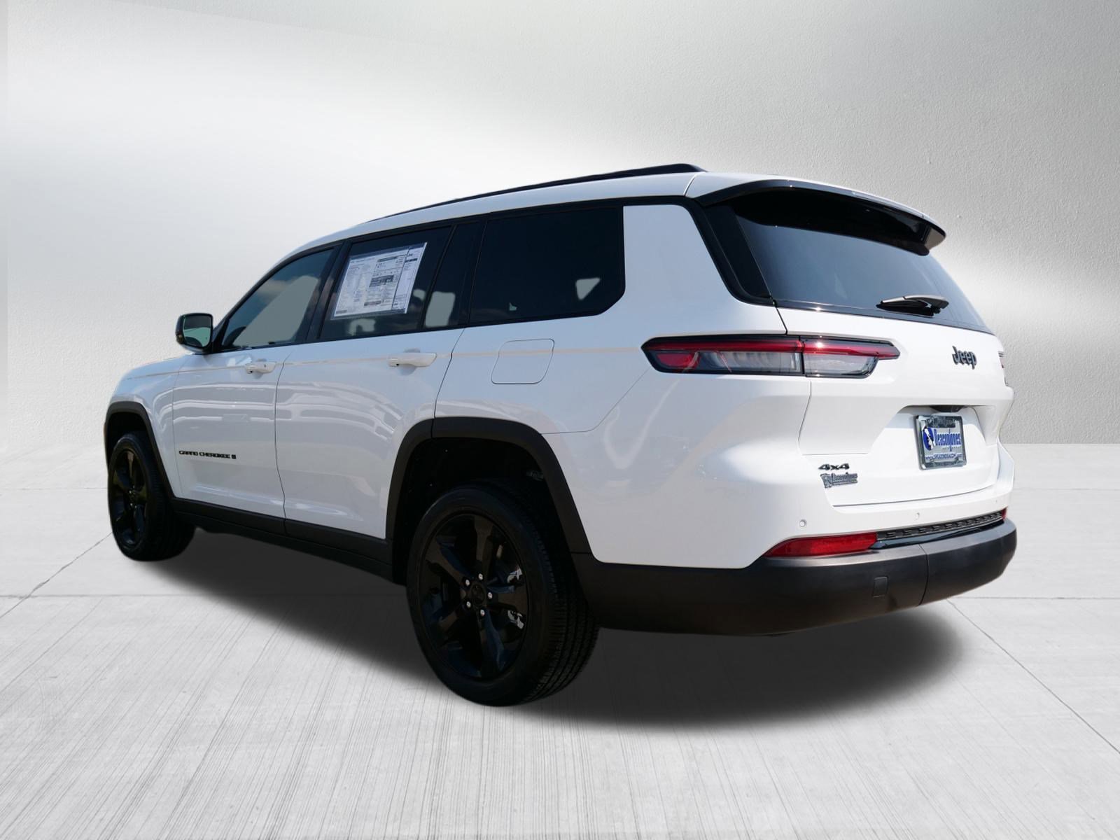 2025 Jeep Grand Cherokee Altitude photo 4