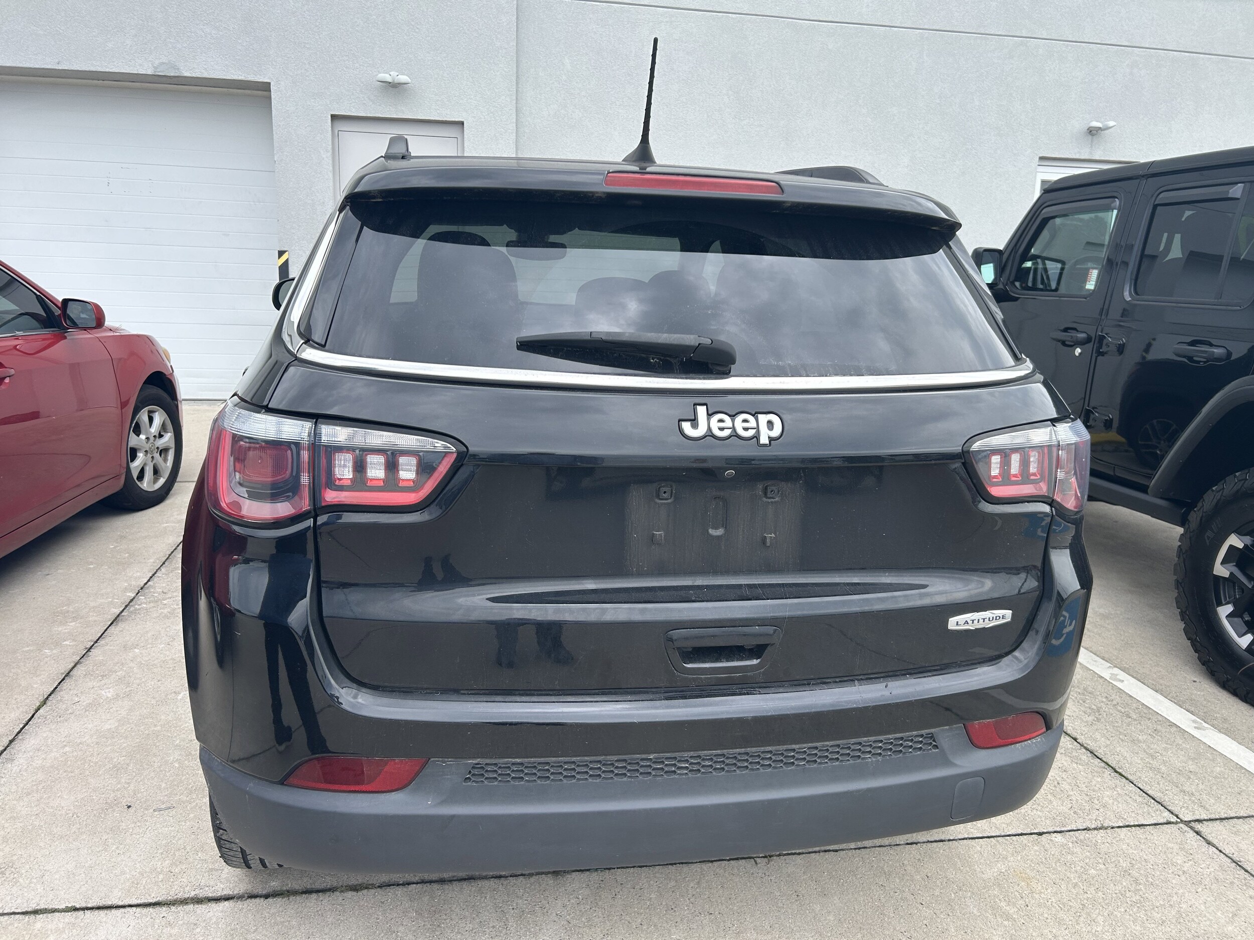 2019 Jeep Compass Latitude photo 2