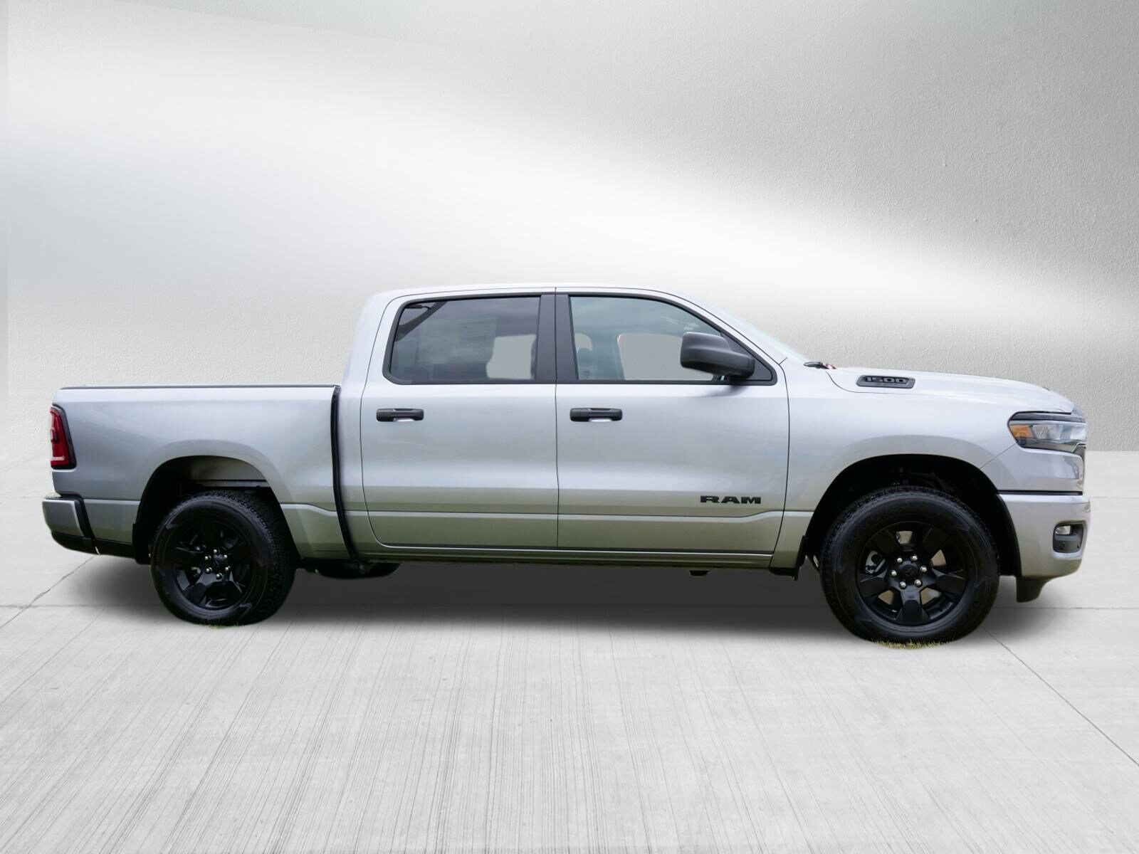 2025 Ram 1500 Tradesman photo 2