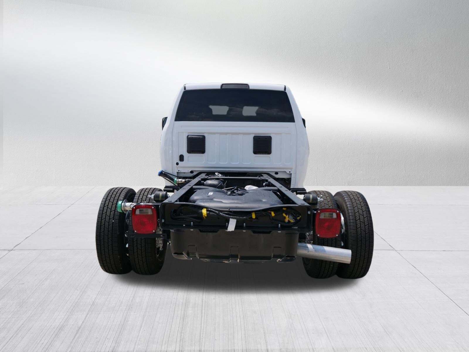 2025 Ram 3500 Tradesman photo 4
