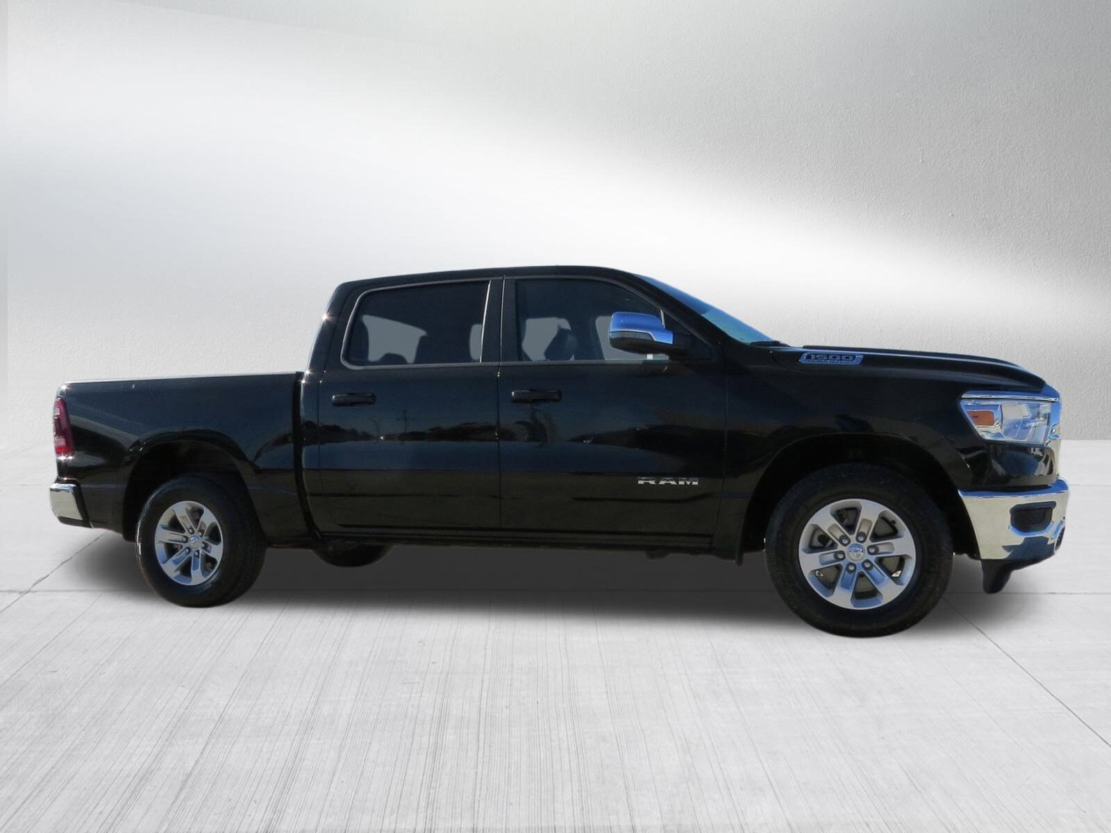 2024 Ram 1500 Laramie photo 2