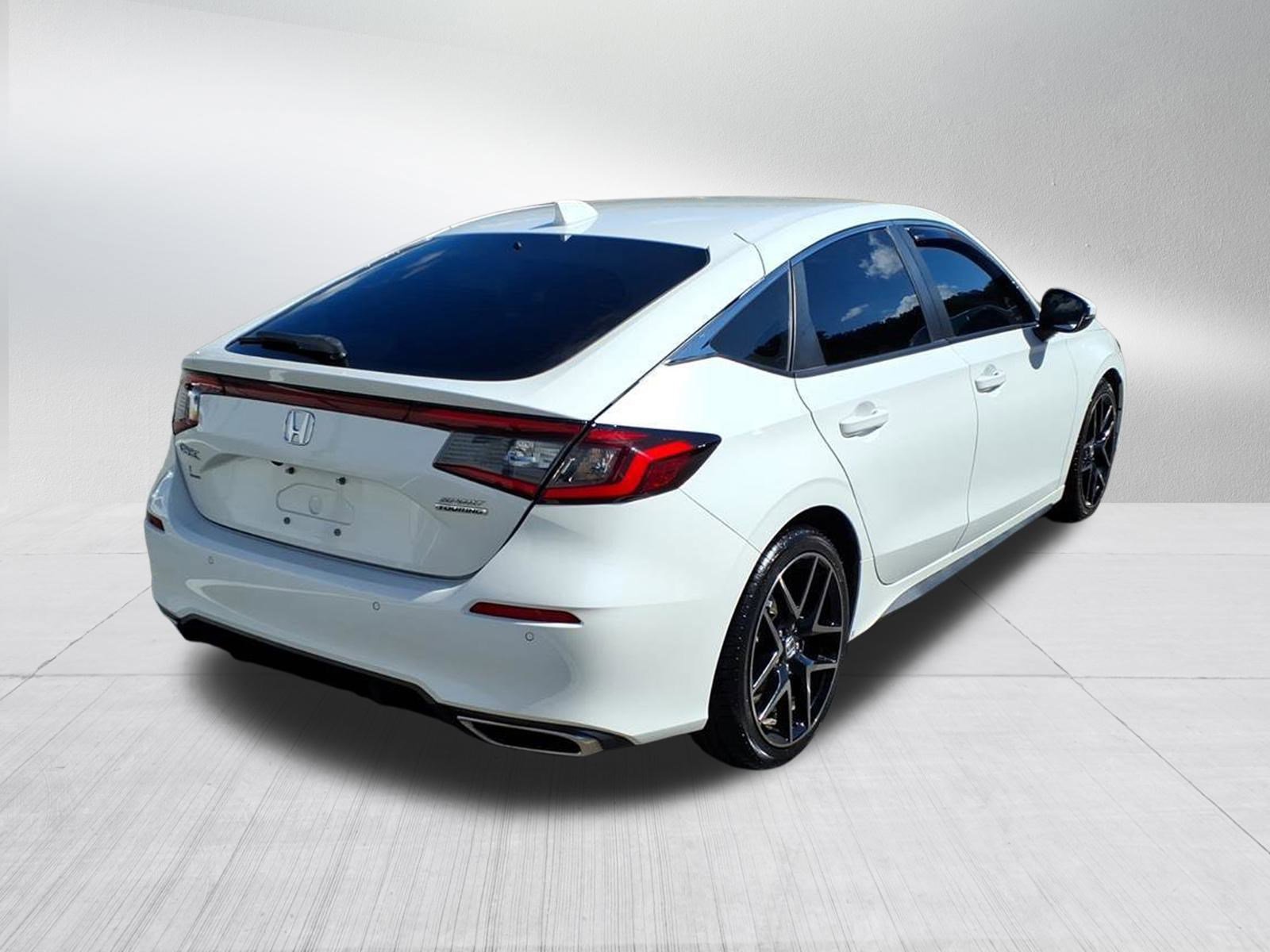 2022 Honda Civic Sport Touring photo 3