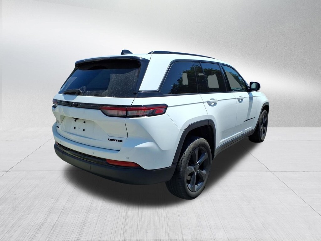 Used 2023 Jeep Grand Cherokee Limited SUV