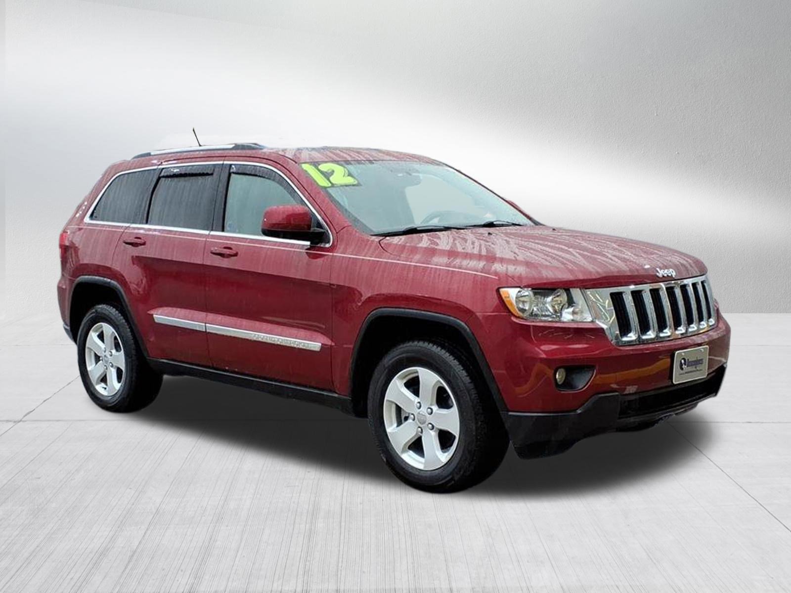 2012 Jeep Grand Cherokee Laredo photo 2