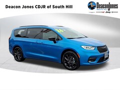 2026 Chrysler Pacifica SELECT Passenger Van