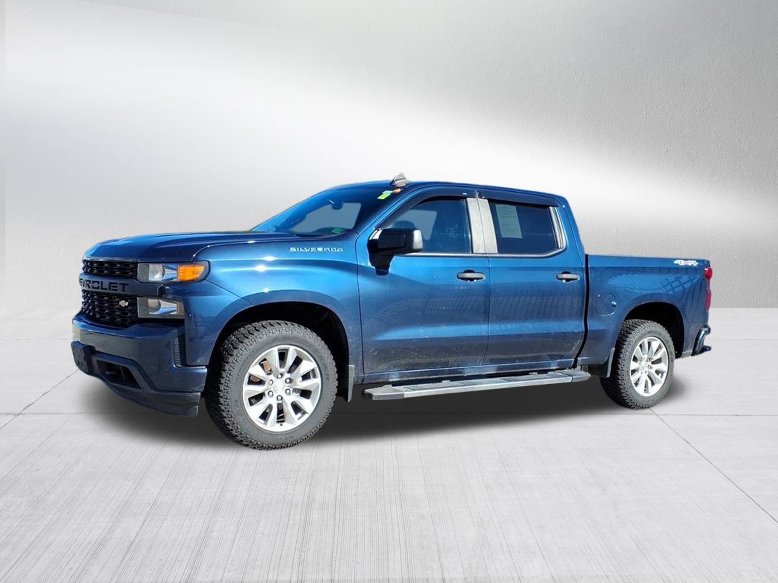 2020 Chevrolet Silverado 1500 Custom photo 2