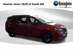 2026 Chrysler Pacifica SELECT Passenger Van