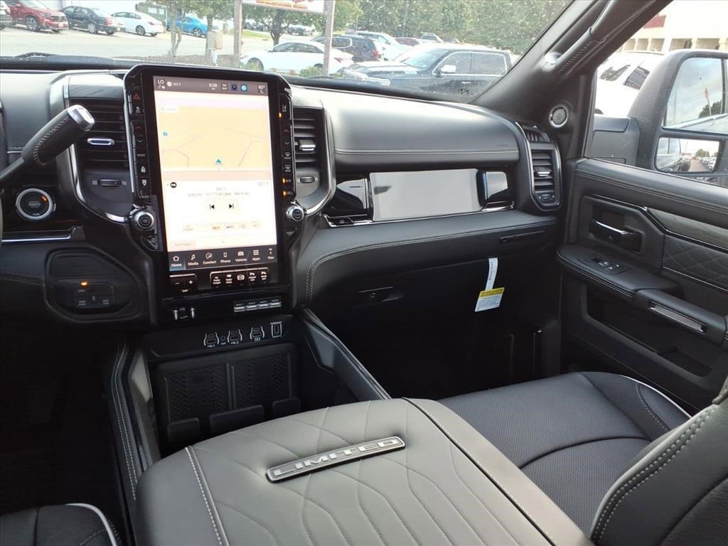 2025 RAM 3500 Limited - Photo 16