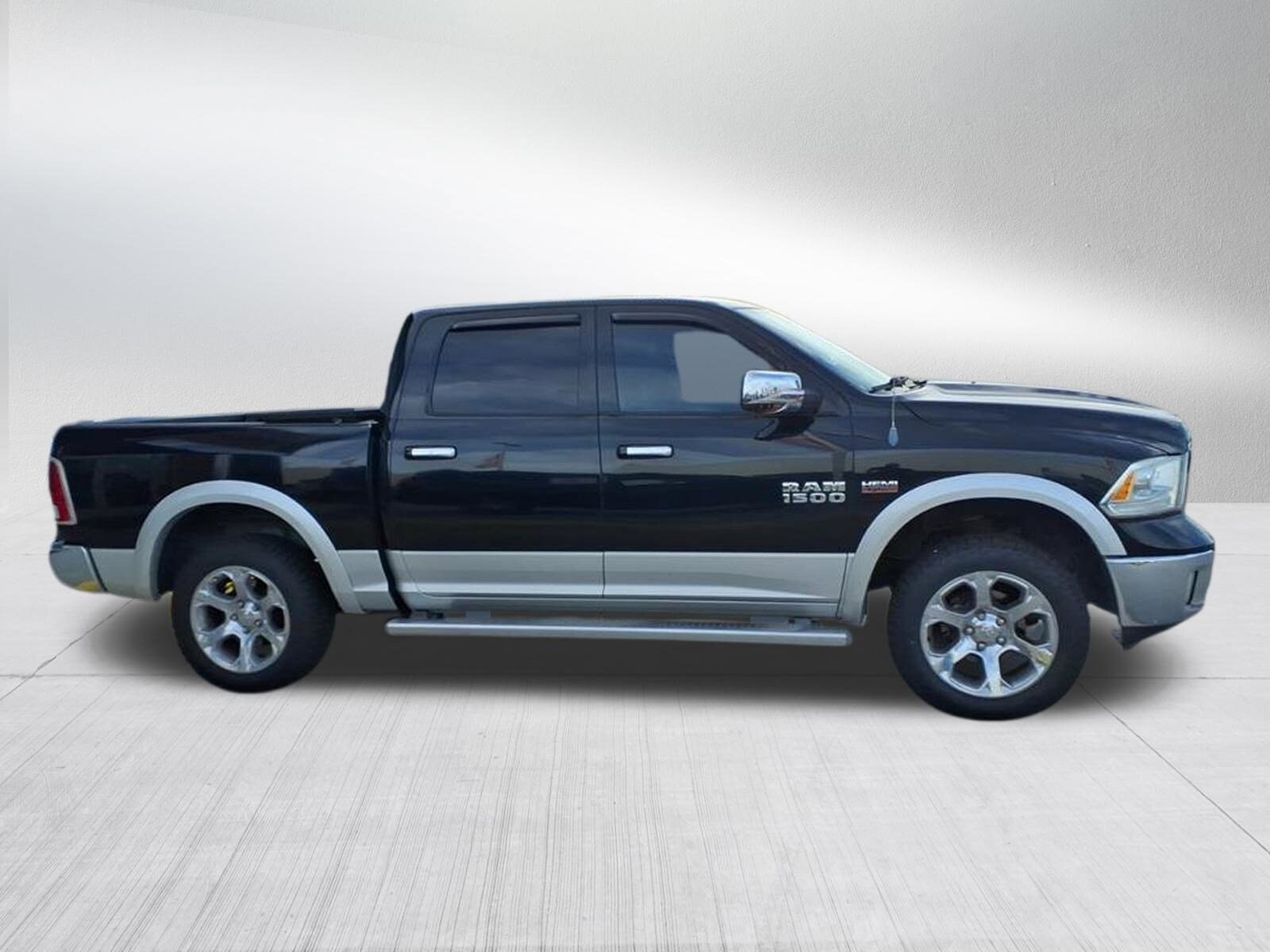 2013 Ram 1500 Laramie photo 3
