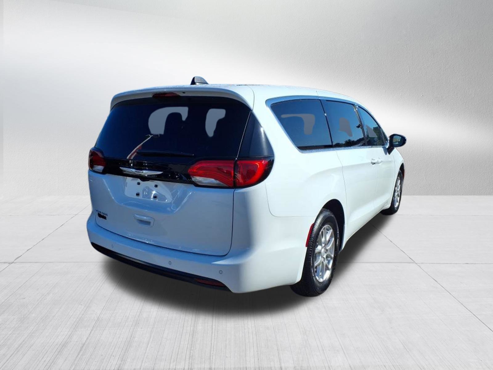 2026 Chrysler Voyager LX photo 4